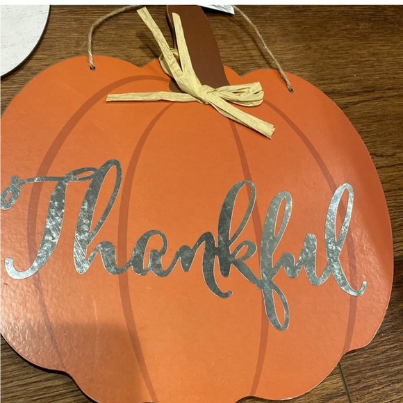Fall Cookie Cutters, PLUS Cookie Container AND Decorative Wall Hangers - Picture 10 of 15